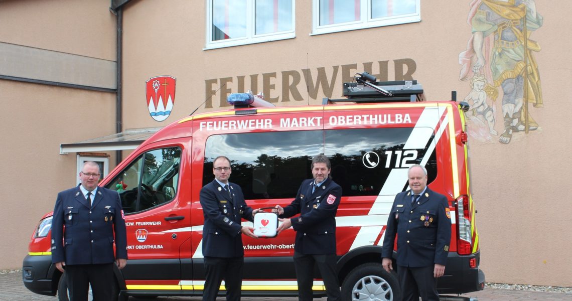 Uebergabe_Defibrillator_Titelbild